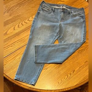 Torrid Jeans Perfect Boyfriend Ankle Premium Stretch -Size: 16S 💕